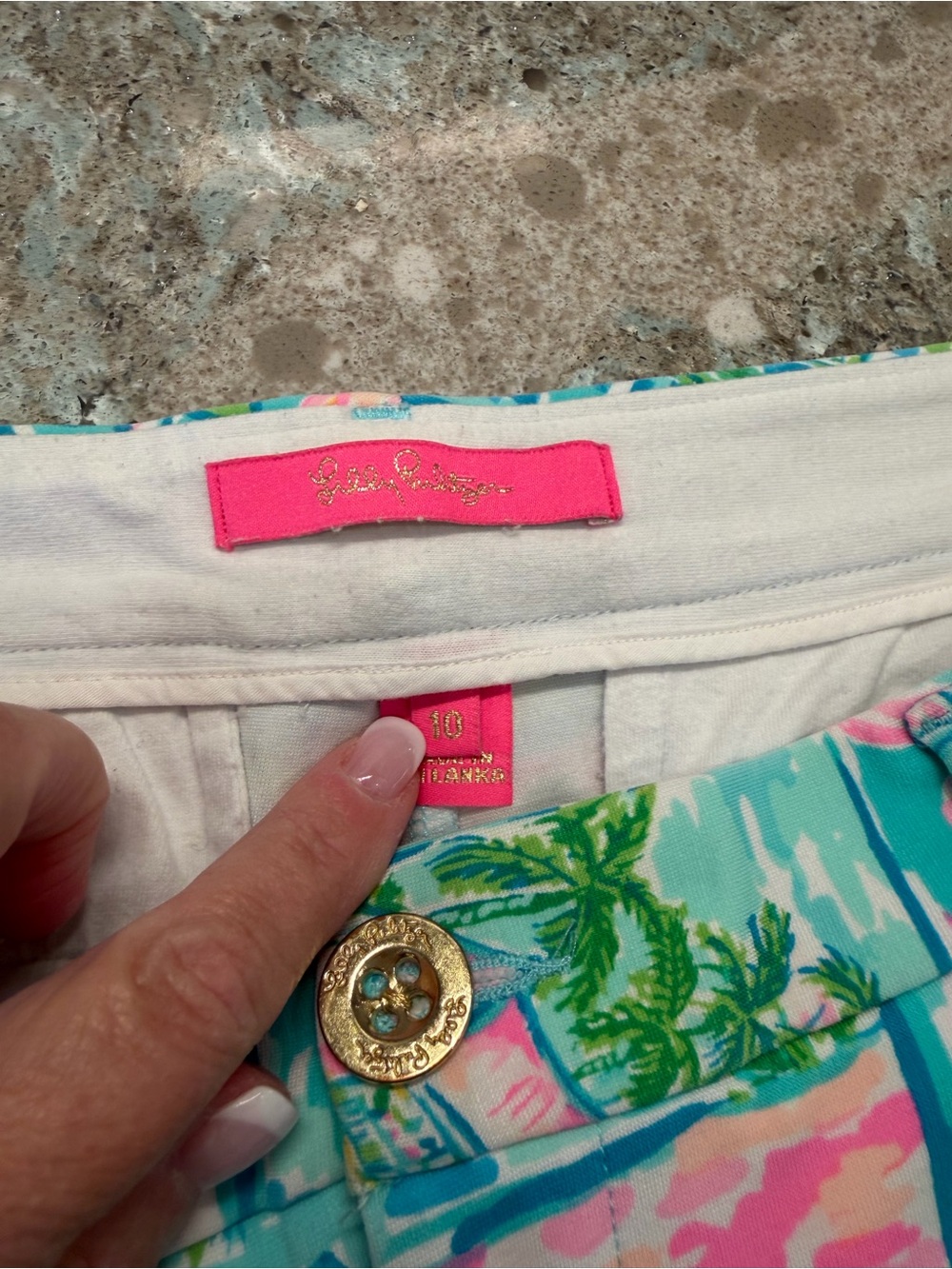Lilly Pulitzer Callahan Golf Shorts - Picture 2 of 2